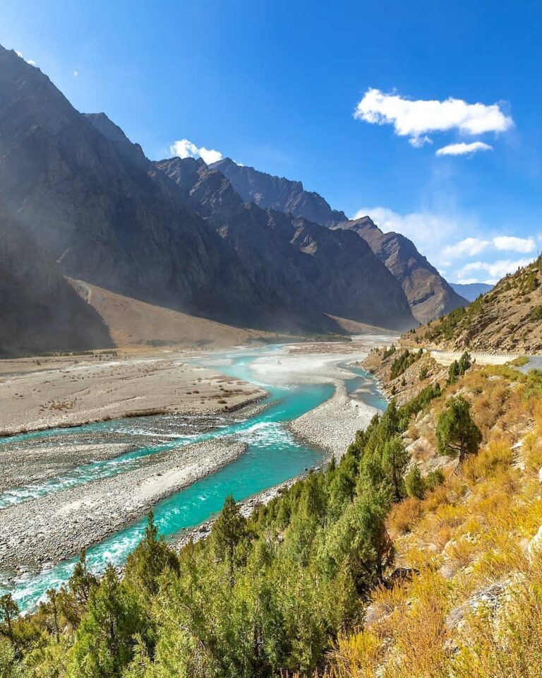 Explore Manali with Jispa, Kasol, Shinku La & Baralacha Pass