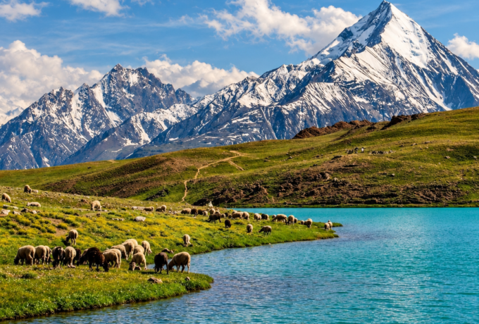 Chandrataal moon lake
